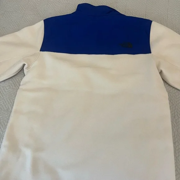 The North Face Blue and White Fleece Jacket - Picture 5 of 8